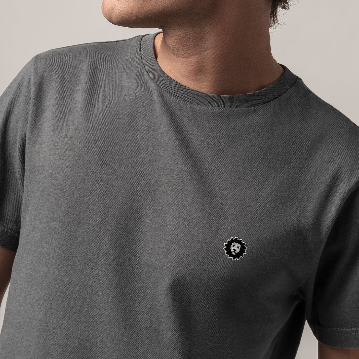 Lion Tee Essentials - Charcoal