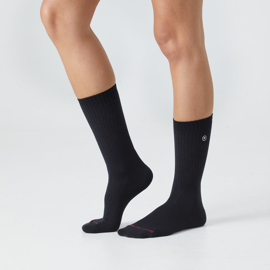 Athletic Essentials Lion - Black (2)